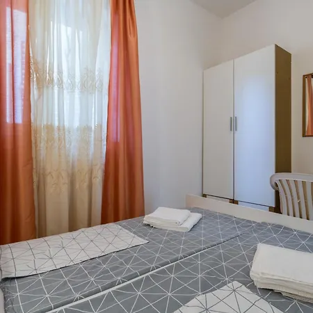 Lägenhet With Parking Space Tar, Porec - 6948