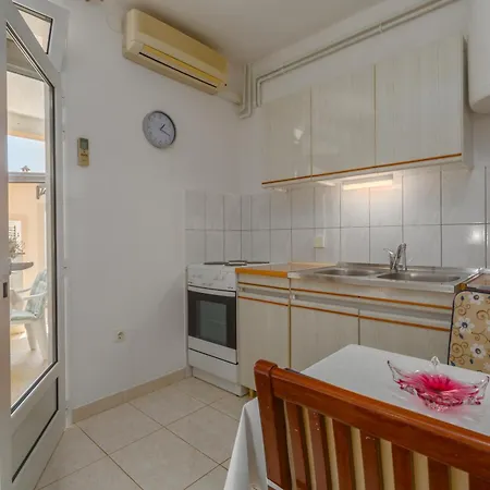 With Parking Space Tar, Porec - 6948 * Tar-Vabriga